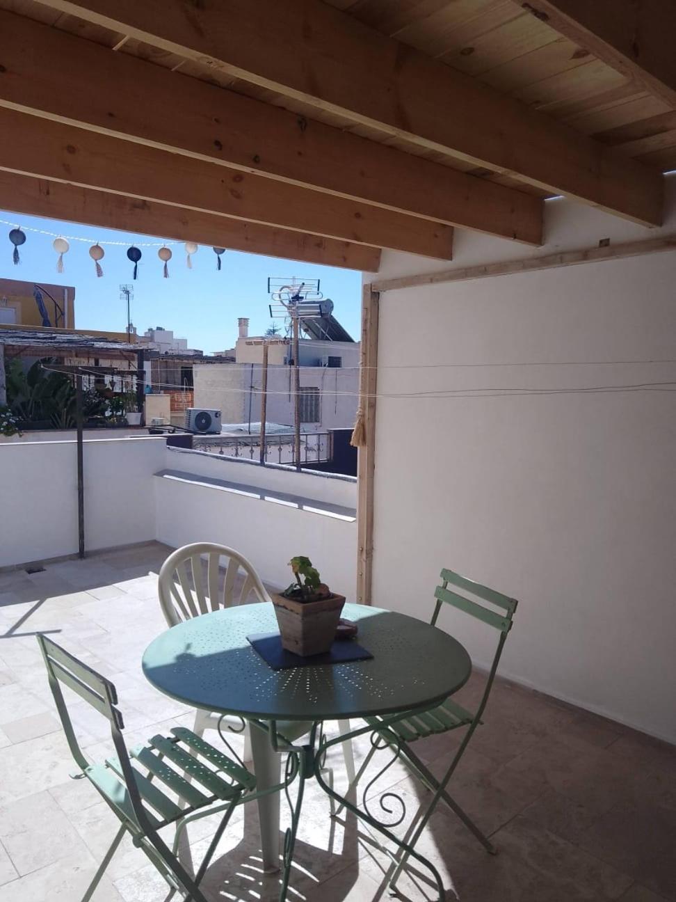 Casita La Paloma Bonita Del Pescador Hasta 5 Personas En El Casco Antiguo La Medina Centro Almeria Bajo Alcazaba Terraza Buena Vista Parking Privado Y Sabanas En Opcion Esterno foto