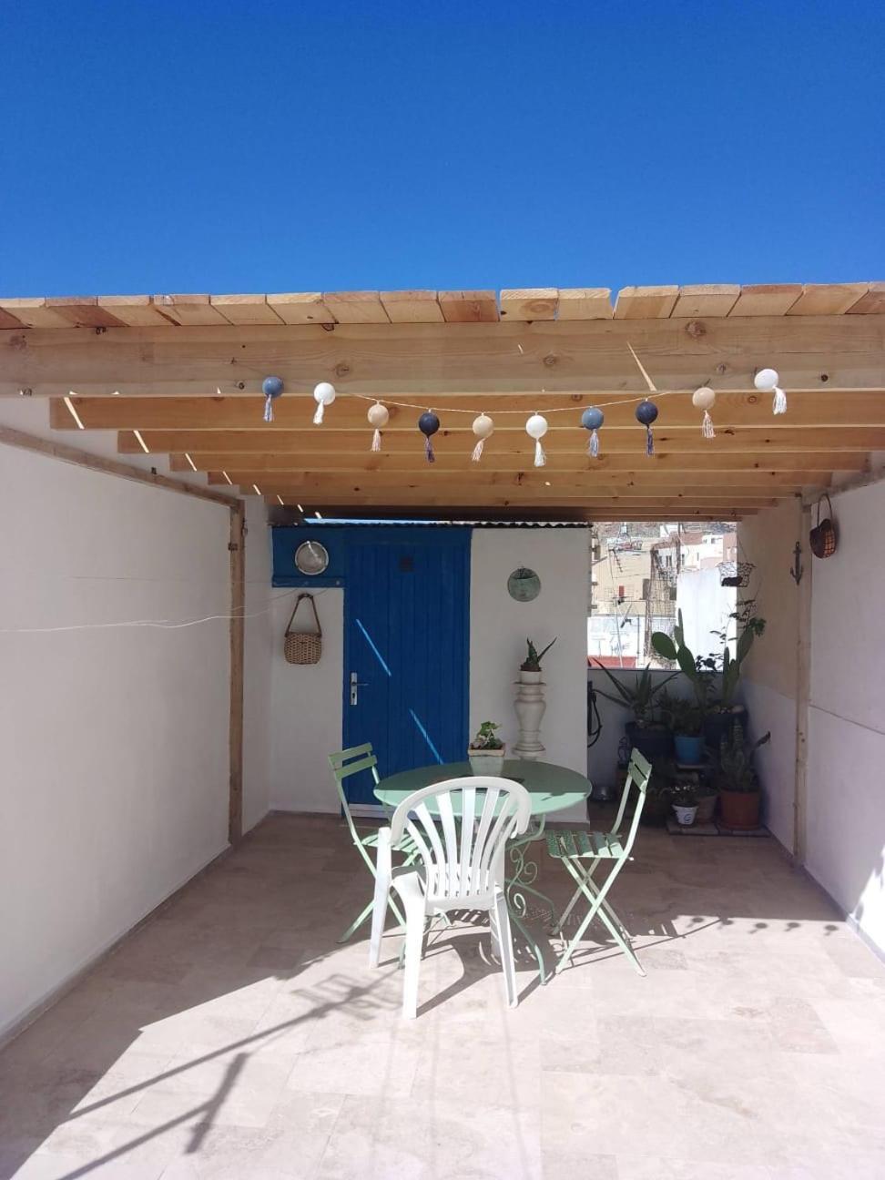 Casita La Paloma Bonita Del Pescador Hasta 5 Personas En El Casco Antiguo La Medina Centro Almeria Bajo Alcazaba Terraza Buena Vista Parking Privado Y Sabanas En Opcion Esterno foto
