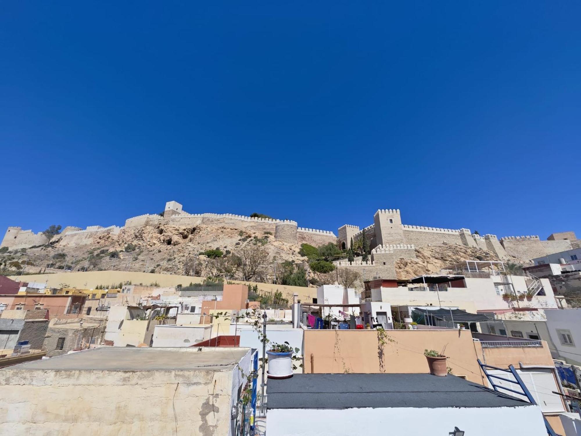 Casita La Paloma Bonita Del Pescador Hasta 5 Personas En El Casco Antiguo La Medina Centro Almeria Bajo Alcazaba Terraza Buena Vista Parking Privado Y Sabanas En Opcion Esterno foto